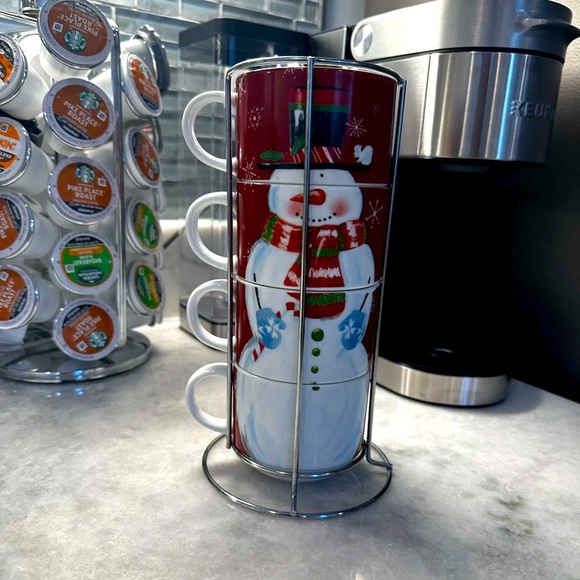 Pier 1 Imports Christmas Stackable Snowman Mug Set of 4 with Rack - Picture 4 of 15